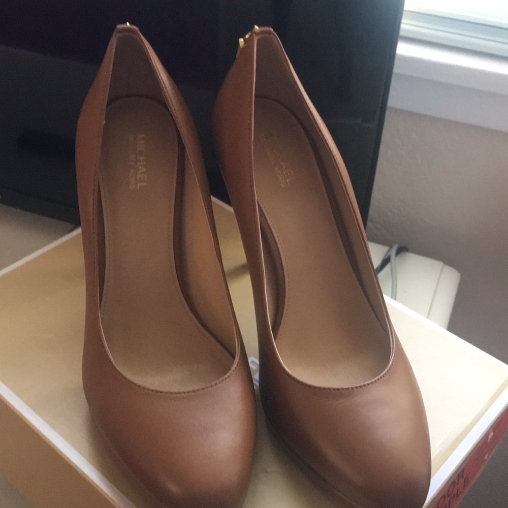 Shoes 👠 - Picture 2 of 6